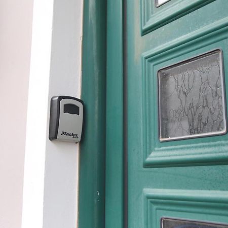 Anna'S House Apartment Vlikhon Luaran gambar